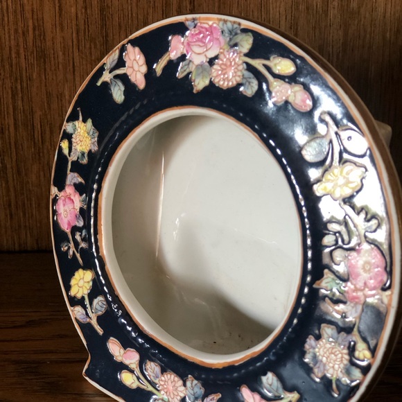 Circle Floral Ceramic Frame - Picture 5 of 7